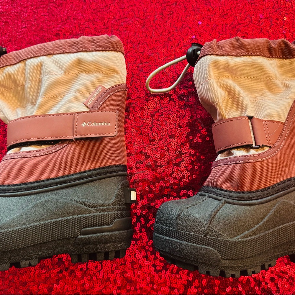 Columbia Kids Boots in Red and Black